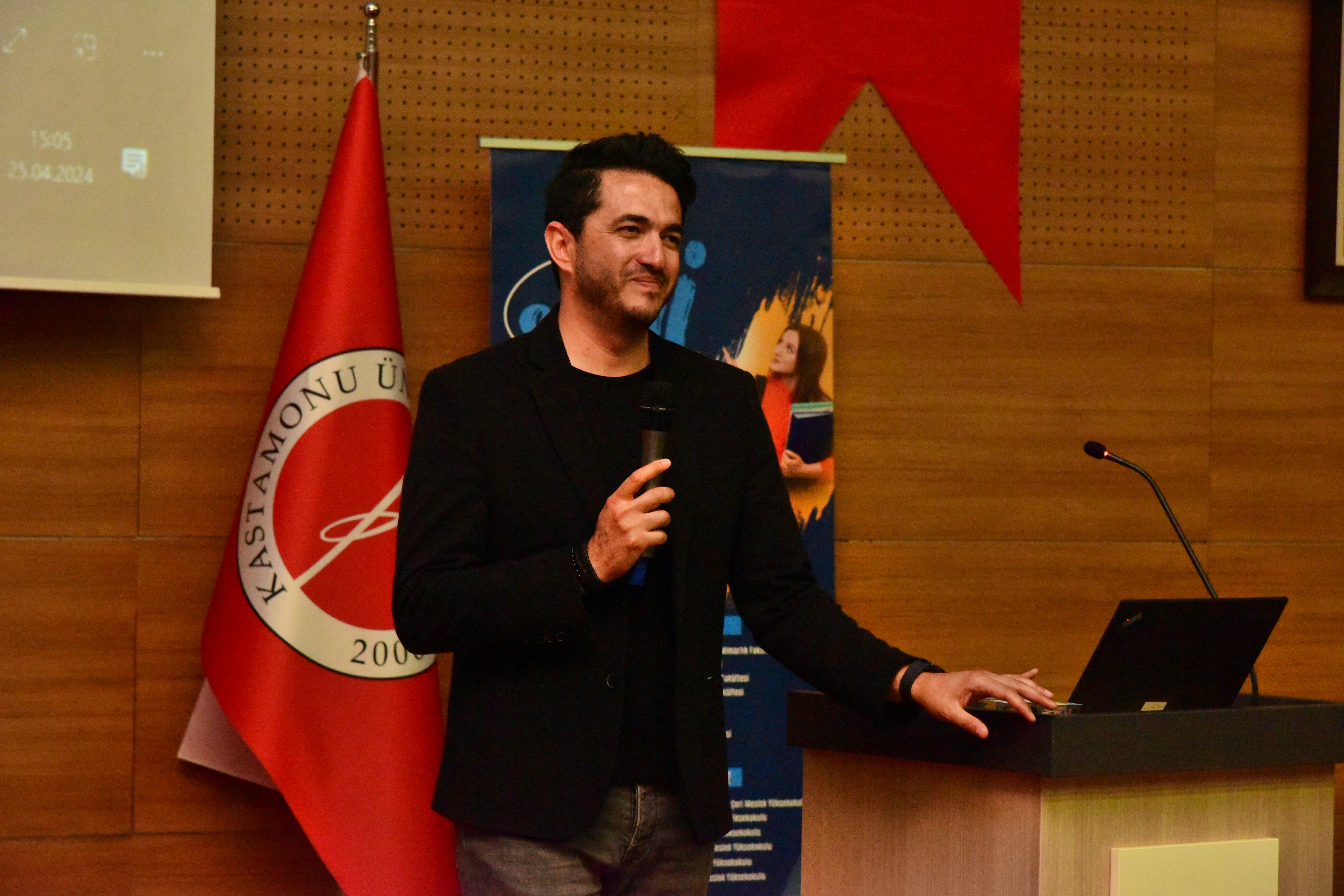 Emre Özel ile Çizgi Ötesi Öğretmenlik Söyleşisi Yapıldı