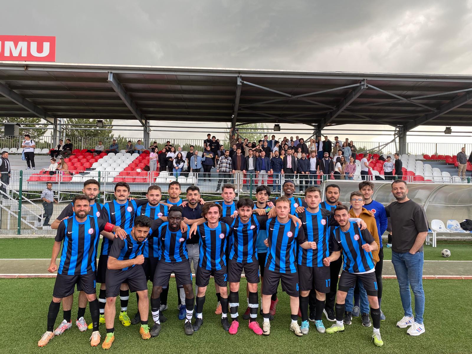 Üniversitemiz Turizm Fakültesi Futbol Takımı Yoluna Dolu Dizgin Devam Ediyor