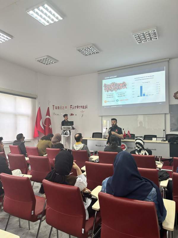 Yabancı Diller Yüksekokulu Hazırlık Sınıfı Öğrencilerine Madde Bağımlılığı ile Mücadele Eğitimi Verildi.