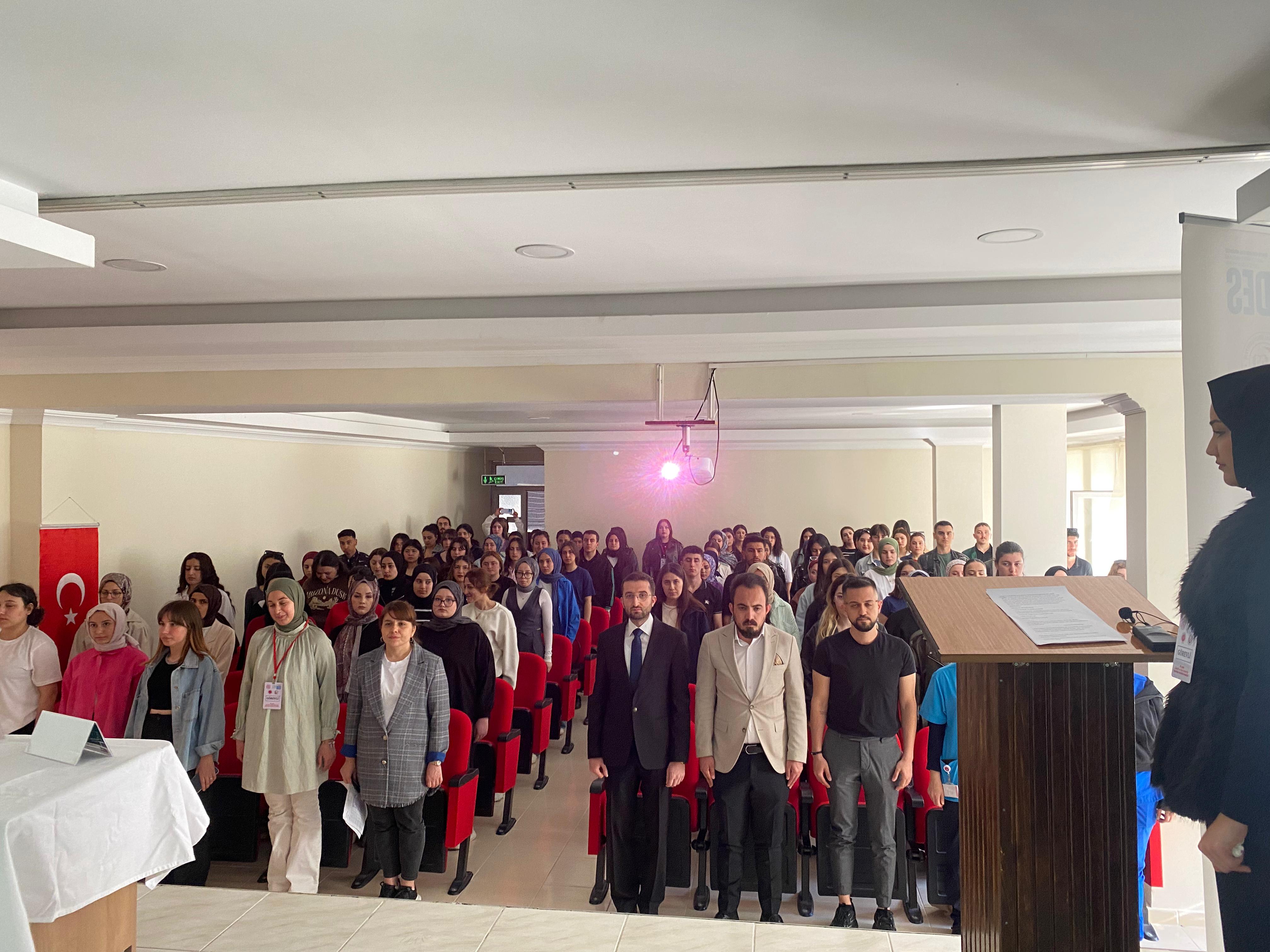 Üniversitemiz Çatalzeytin Meslek Yüksekokulunda ''Sağlıklı Yaşama Yol Ver Obeziteye Dur De !' ÜNİDES Projesi Obezite ve Müdahale Yöntemleri Konferansı Düzenlendi.