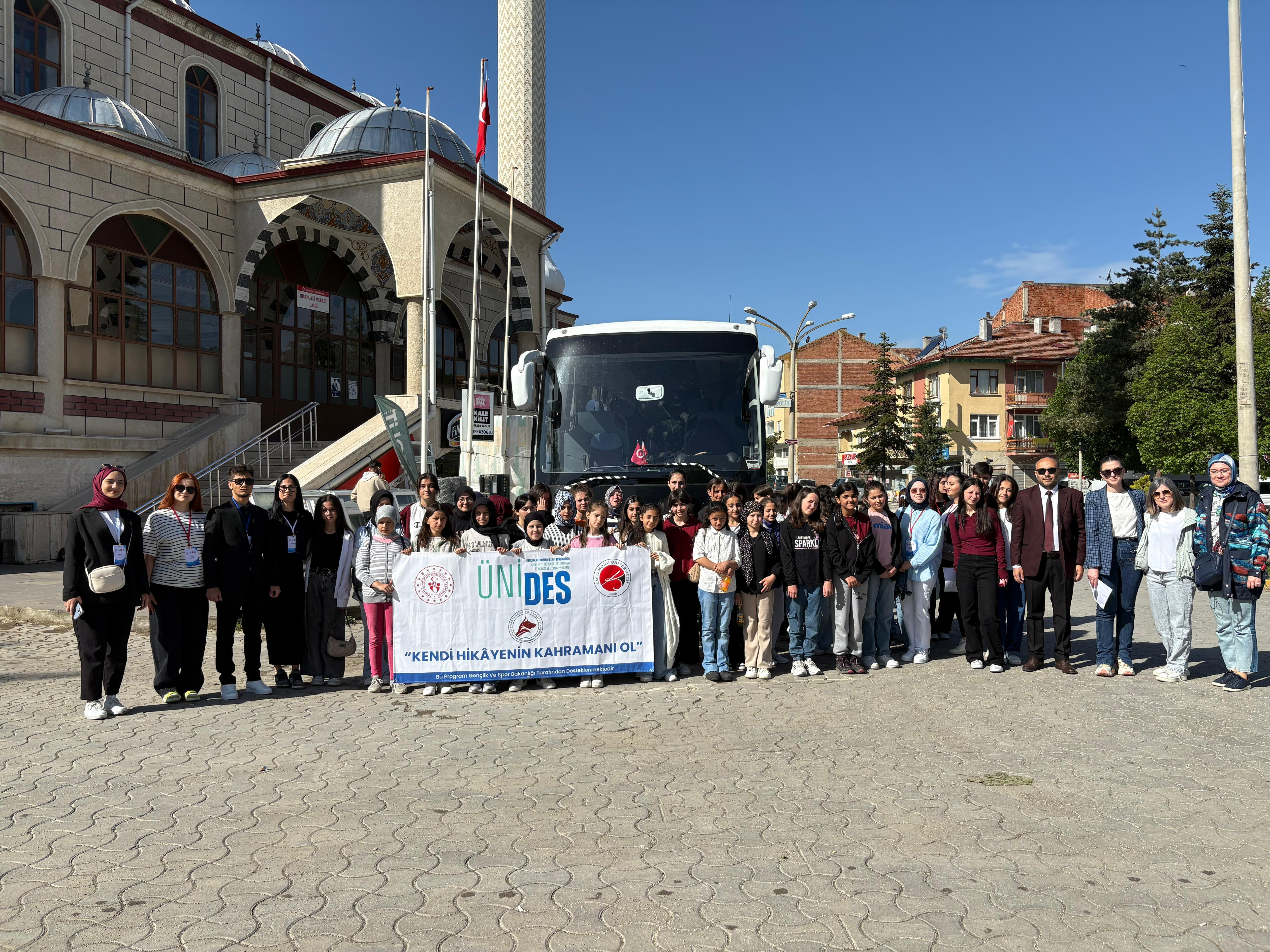 Üniversitemiz İhsangazi Meslek Yüksekokulu  Veterinerlik Bölümü Hayvancılık ve Yaban Hayatı Topluluğu'nun ÜNİDES Kapsamında 2025 yılı 3. Döneminde Desteklenen Projesi Başarı ile Tamamlandı