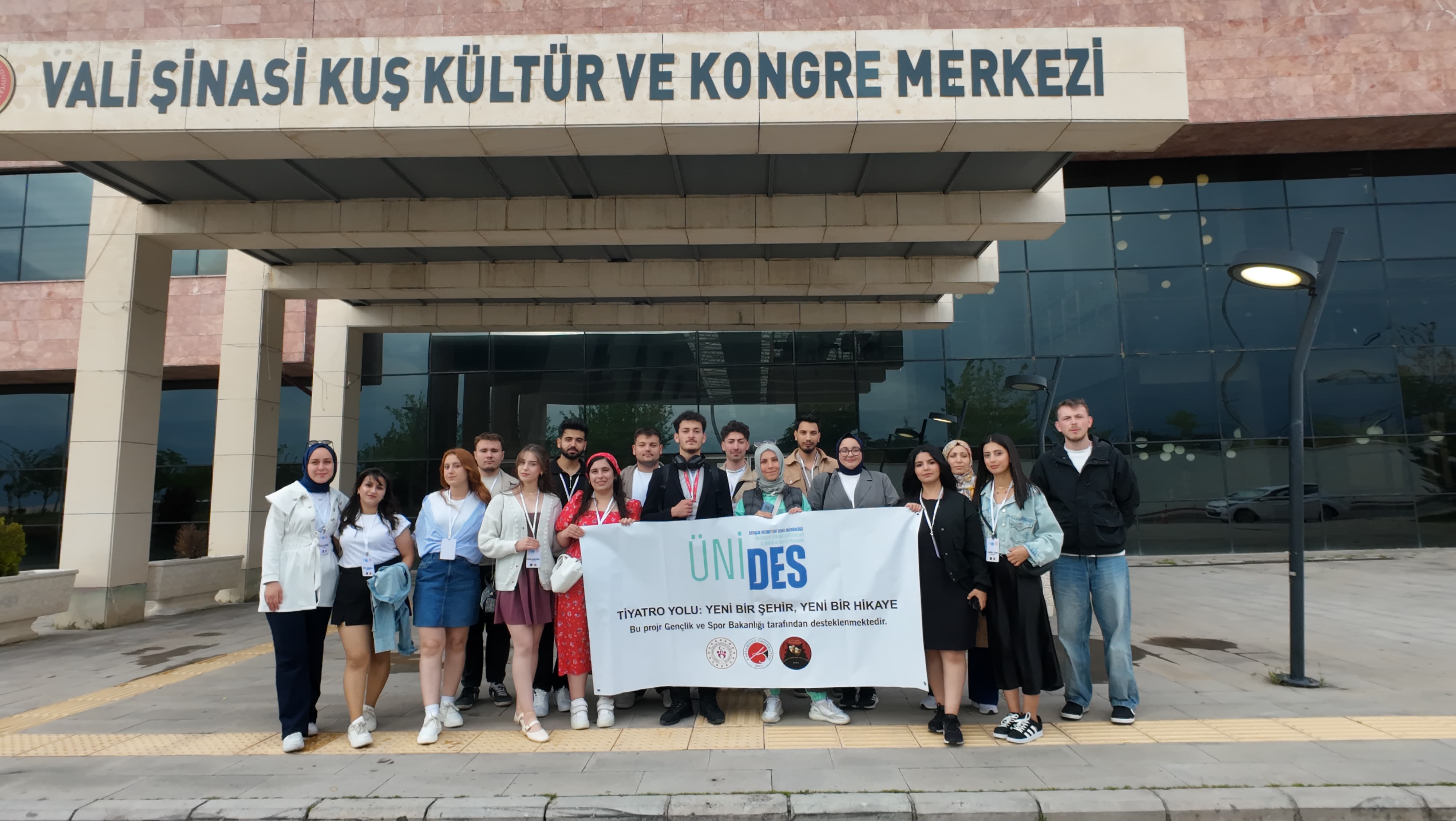 Üniversitemiz Taşköprü Meslek Yüksekokulu Sahne Sanatları Topluluğu’ndan Nevşehir’de Tiyatro Başarısı