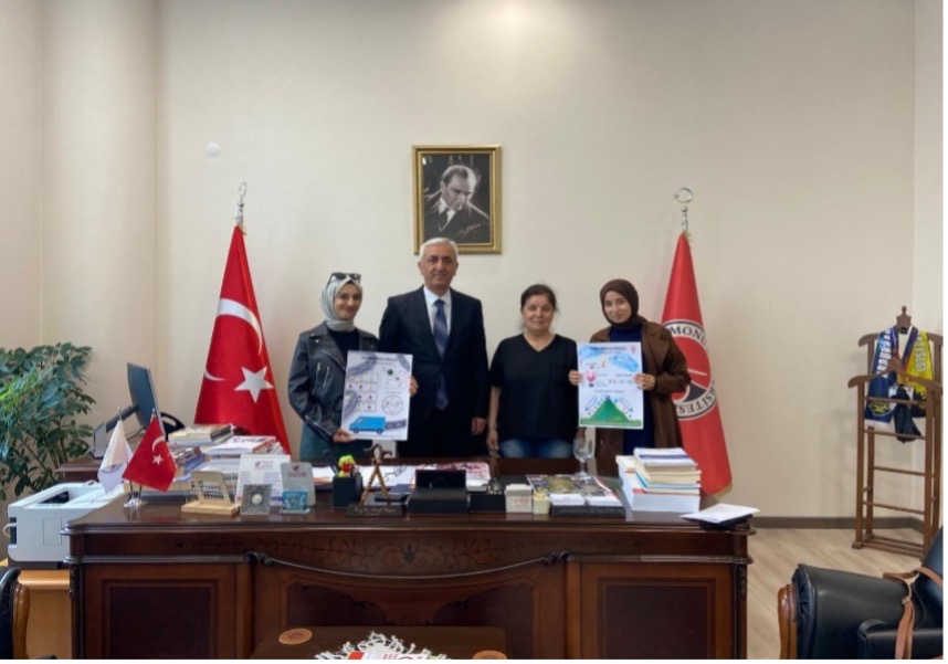 Üniversitemiz Eğitim Fakültesi İlköğretim Matematik Öğretmenliği Öğrencileri Tarafından ‘‘Dolmuş Matematik’’ İsimli Bir Etkinlik Düzenlendi
