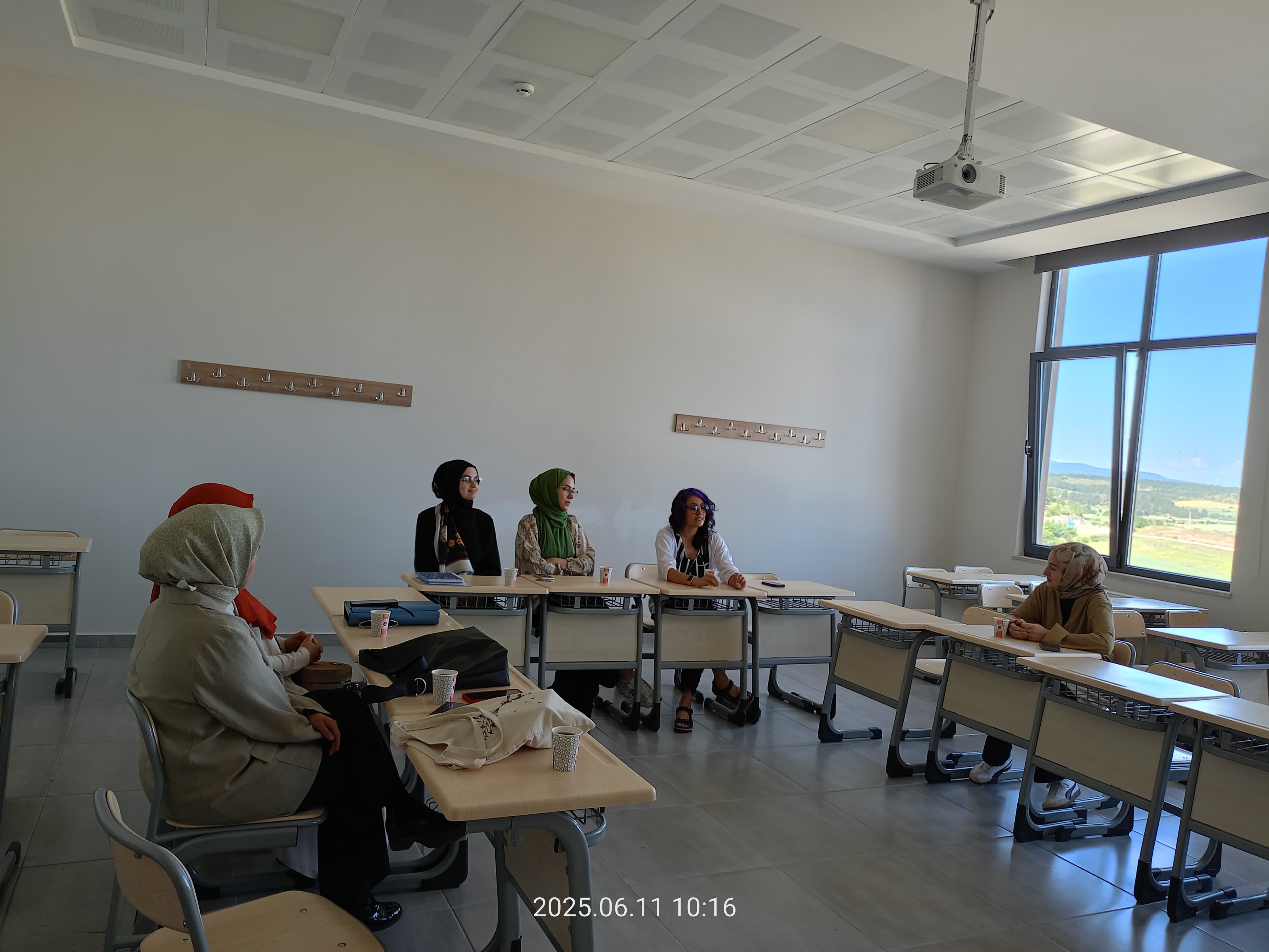 Üniversitemiz İlahiyat Fakültesi Felsefe ve Din Bilimleri Araştırma Görevlileri Öğrencilerle Kariyer Üzerine Buluştu