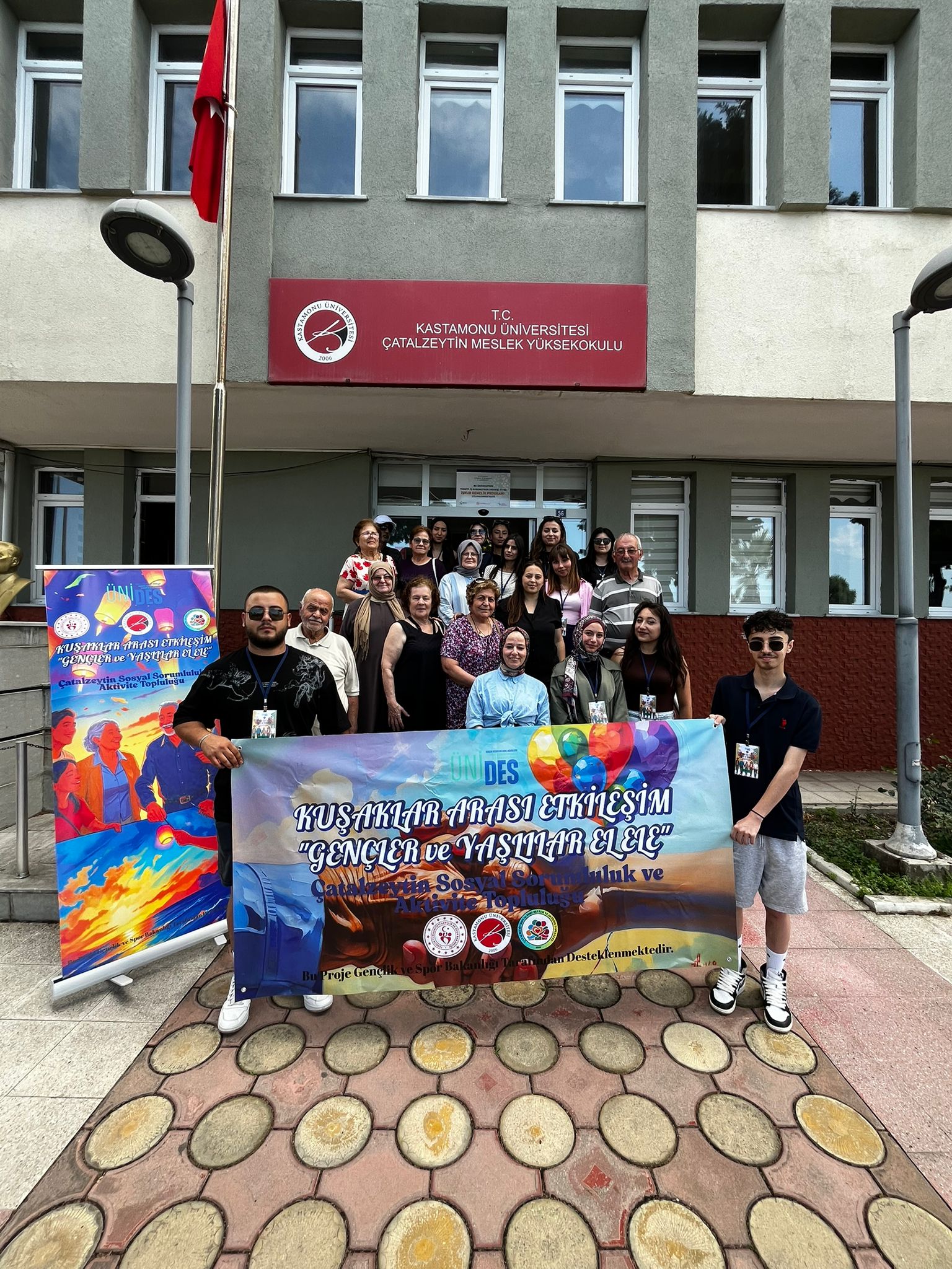 Üniversitemiz Çatalzeytin Meslek Yüksekokulunda ''Kuşaklar Arası Etkileşim: Yaşlılar ve Gençler El Ele'' Projesi: 3. Etkinlik-Mandala Boyama ve Bulmaca çözme