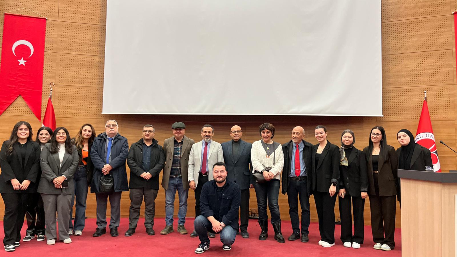 Üniversitemiz İnsan ve Toplum Bilimleri Fakültesi Bilgi Odağında Yaşanan Küresel Dönüşümde Değişen Bilgi Merkezleri ve Bilgi Profesyonelleri